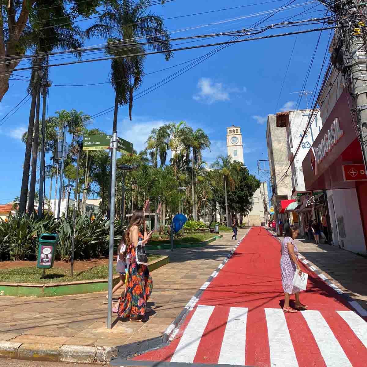 praça sant'ana em vinhedo