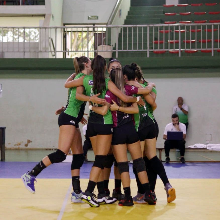 Vôlei sub-19 de Vinhedo derrota equipe de Taubaté pelo Paulista